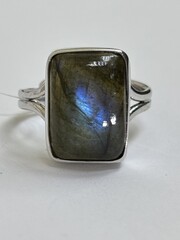 Лабрадорит (кольцо из серебра)