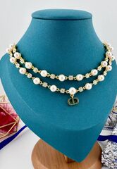 kole-choker-dvuhryadnyj-iz-zhemchuga-s-podveskoj-cdior