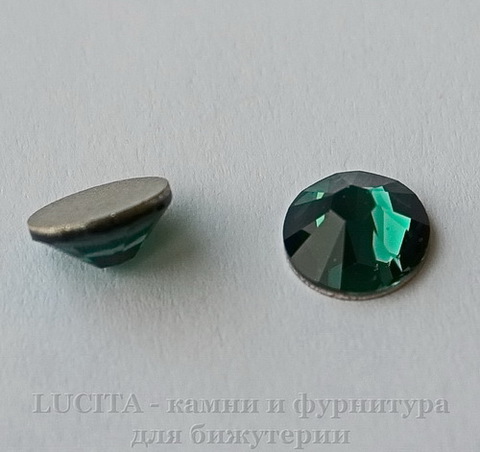 2058 Стразы Сваровски холодной фиксации Emerald ss 34 (7,07-7,27 мм)