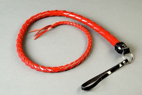 Красная однохвостная лакированная плеть - 60 см.