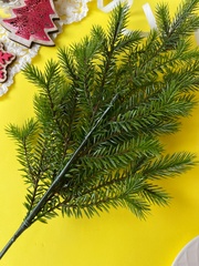 Еловая ветка с шишками искусственная, декор зимний, рождественский, 1 ветка, 36 см