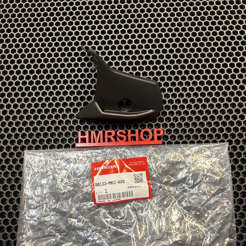 Honda Пластик зеркала GL 1800 18- правый 88133-MKC-A00