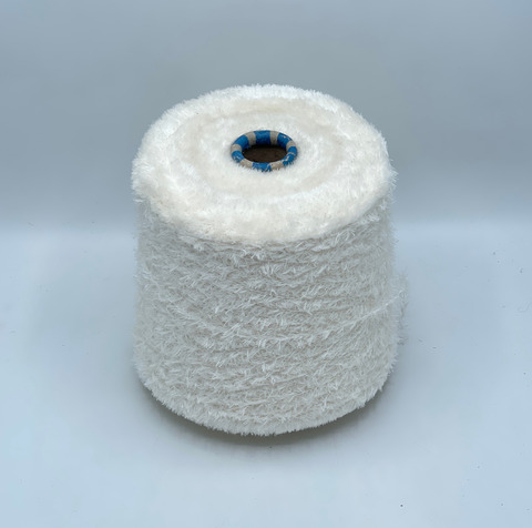 Бобинная пряжа, Pelliccioso, 265м, 62% Меринос, 27% Шелк, 11%Полиамид, Молочный.38133