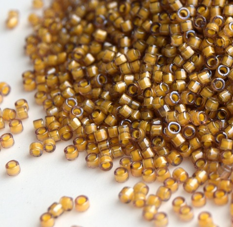 DB-2043 Бисер цилиндрический Миюки делика 11/0 Миндаль окрашен внутри /Miyuki delica 11/0 luminous almond