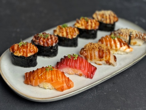 Сет из суши и гунканов