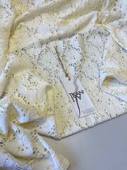 Плательно-костюмное однотонное кружево (80%полиамид/20%вискоза, Слоновая кость/цветы, 112, 160 гр/м2)