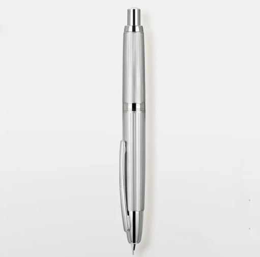 Перьевая ручка Jinhao 10 capless, Китай. Перо EF (0.4 мм) выдвигается нажатием на кнопку. Корпус металл. Цвет серебристый. New! SALE 3200 руб.