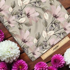 Ткань атлас светлые цветы с листьями