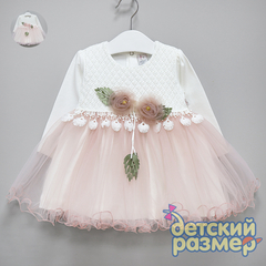 Платье (кружево, брошь)
