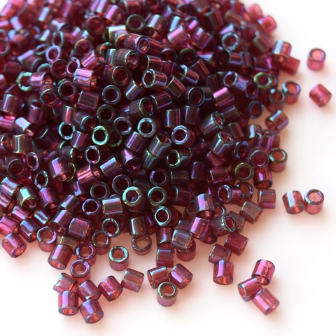 DBL-0104 Бисер цилиндрический Миюки делика 8/0 /Miyuki delica 8/0 Transparent Claret Rainbow Gold Luster