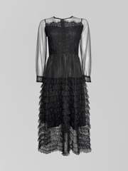 Платье длинное с отделкой кружевом и прозрачными рукавами на молнии сзади