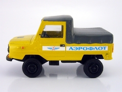 LUAZ-2403 Aeroflot tractor luggage carts 1:43 ALF