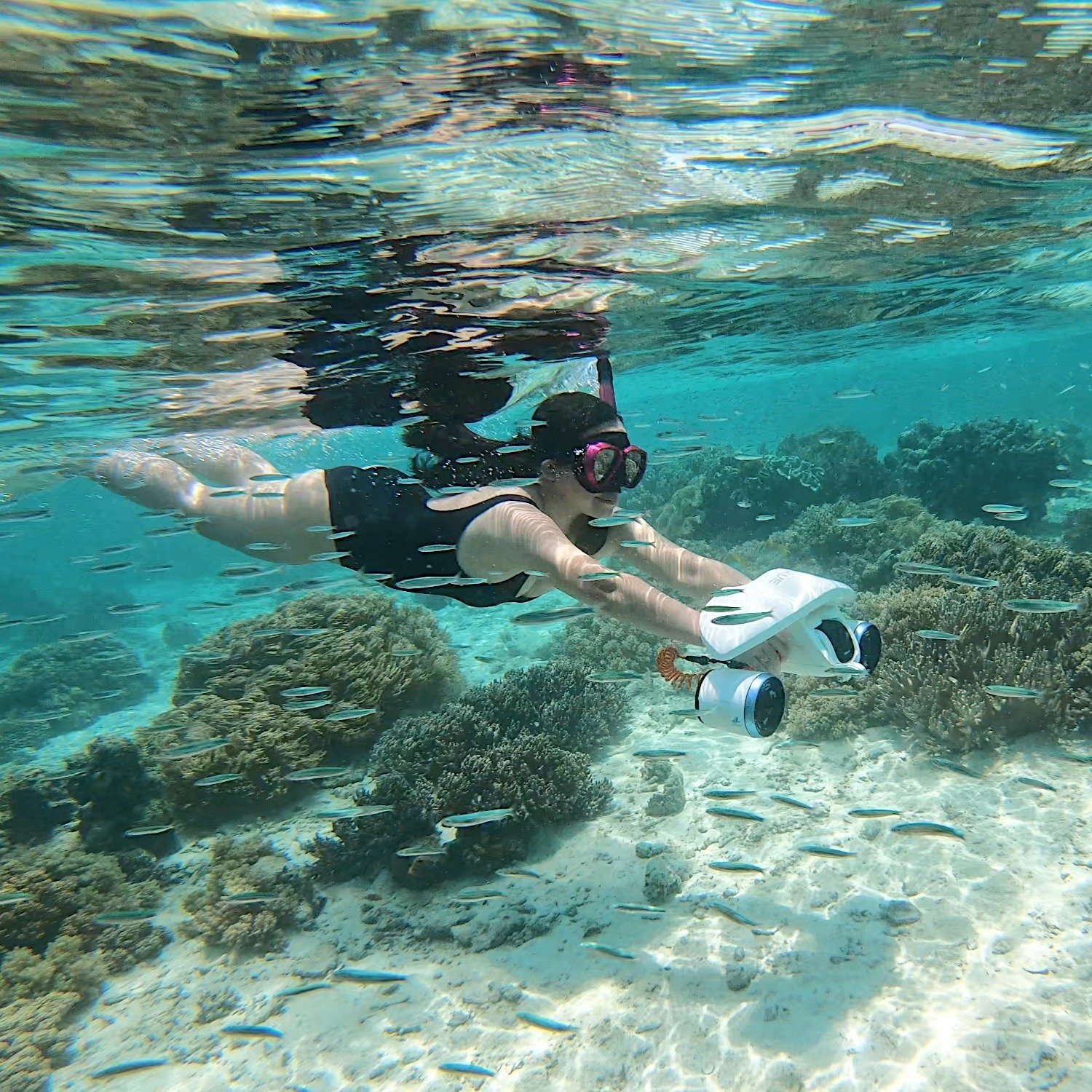 WhiteShark Mix underwater scooter