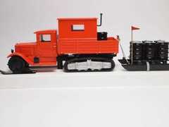 ZIS-22 Van Arctic small on skiing with cargo sleds LOMO-AVM 1:43