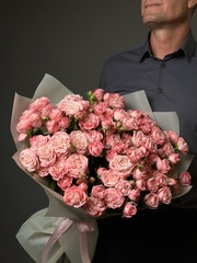 Кустовые розы сорт «MADAM BOMBASTIC» (Кения)