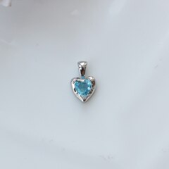 Подвеска Сердце со светло-голубым фианитом, 12*8 мм, родий, П290