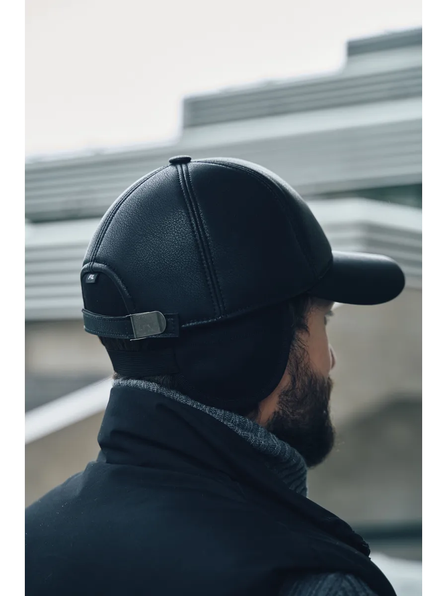 Кепка утепленная с ушками из эко кожи