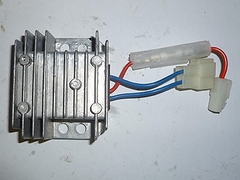 Реле зарядки АКБ KM2V80/Charging voltage regulator relay