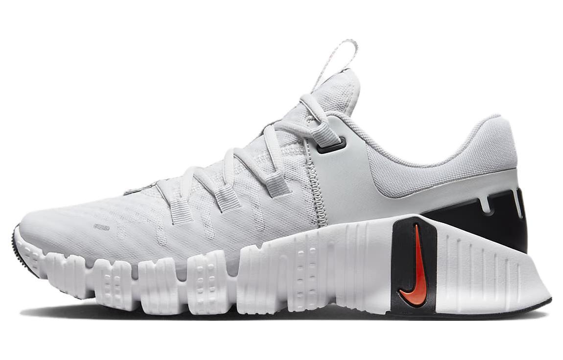 Nike metcon 5 rojas sale