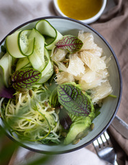 ЗЕЛЁНЫЙ САЛАТ С ПОМЕЛО