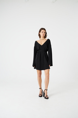 Платье с глубоким вырезом