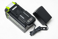Зарядное устройство Greenworks 40V 2A G40UCM2M