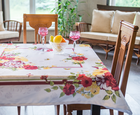 Скатерть 140x220 Blonder Home Gloria белая