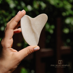 Скребок Гуаша. Медовый нефрит