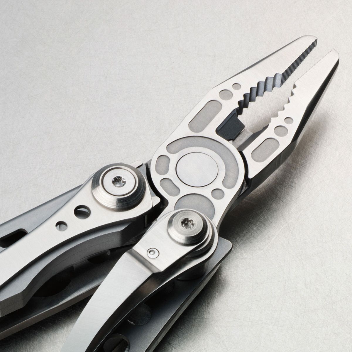 Leatherman skeletool