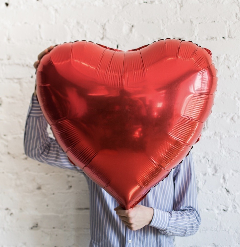 Фольгированные шары см. Красные фольгированные сердца. Шар сердце. Шар фольгированный. Сердце. Фольгированный шар сердце большой.