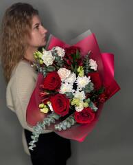 Букет цветов Гранатовый браслет