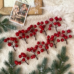 Ягоды красные искусственные, на ветке 9 ягод 13 мм., набор 10 шт.
