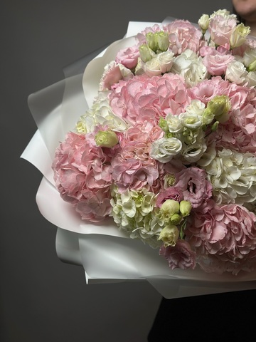 Дуо букет « Эустомы и гортензия»