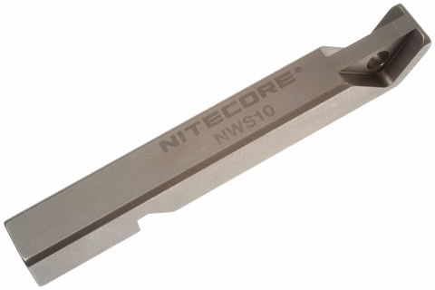 Брелок Nitecore NWS10 (11060) серебристый титан д.52мм ш.7мм в.7мм (доп.ф.:свисток)