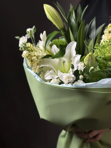 Сборный букет «Зелёная элегантность»