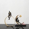 Статуэтка Man On Round Shelf Decoration B