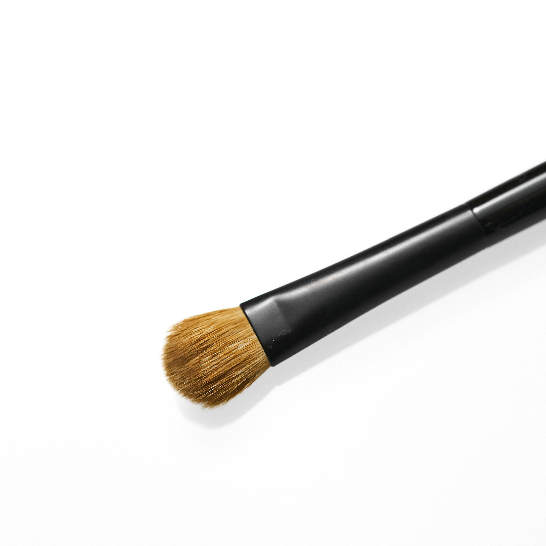 Кисть Sb01 для теней на верхнее и нижнее веко плоская NEW/ Makeup Artist Brush Sb01 NEW