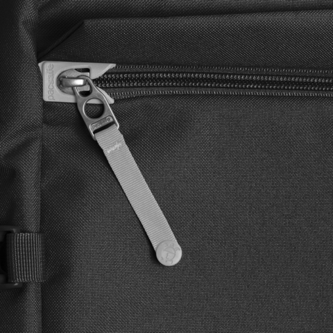 Картинка рюкзак городской Pacsafe GO Carry-on 44 черная смола - 10