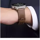 Универсальный кожаный ремешок для умных часов шириной 22 мм Samsung, Honor, Huawei, Xiaomi (Светло-коричневый с белым)