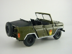 UAZ-469 Parade cabriolet 1:43 Agat Mossar Tantal