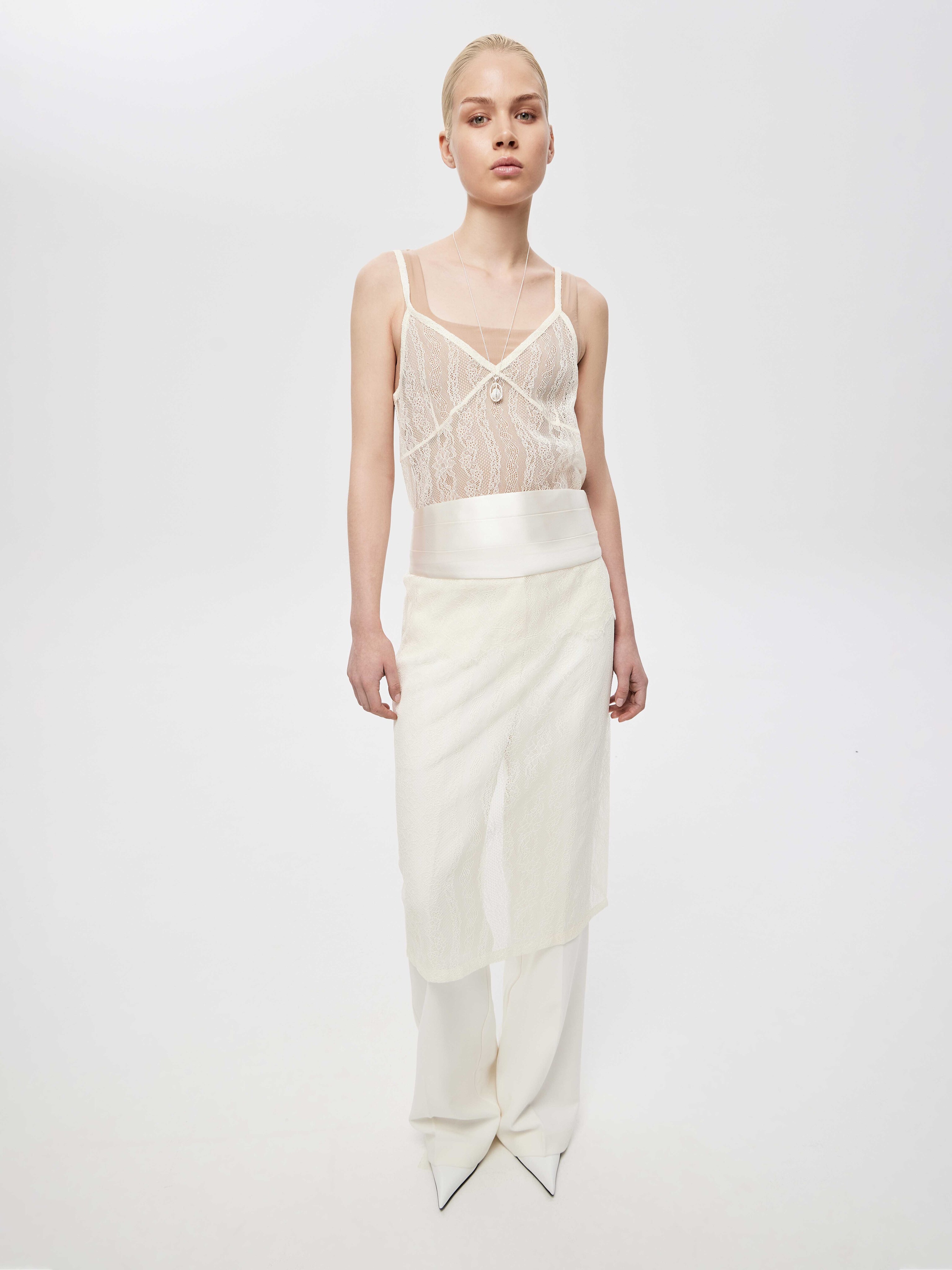 Топ из кружева