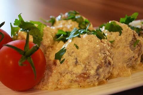 Фрикадельки из нерки в сливочном соусе