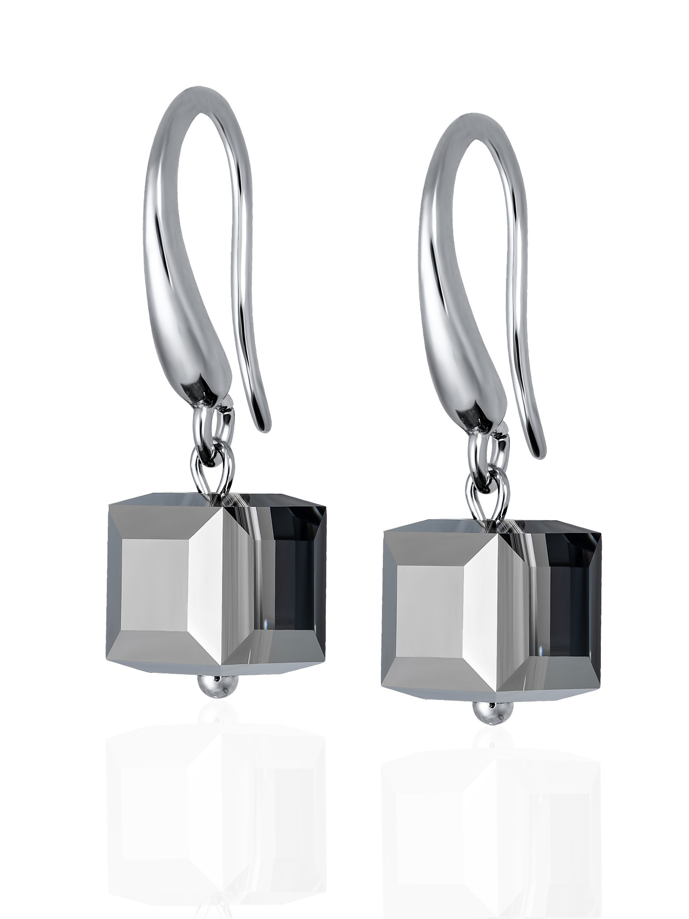 Стильные ювелирные серебряные серьги с серебристыми кристаллами Swarovski