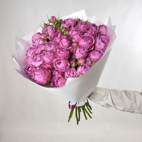 Букет 15 пионовидных кустовых роз