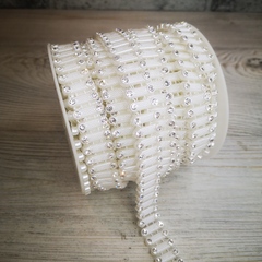 Полубусины на леске со стразами 