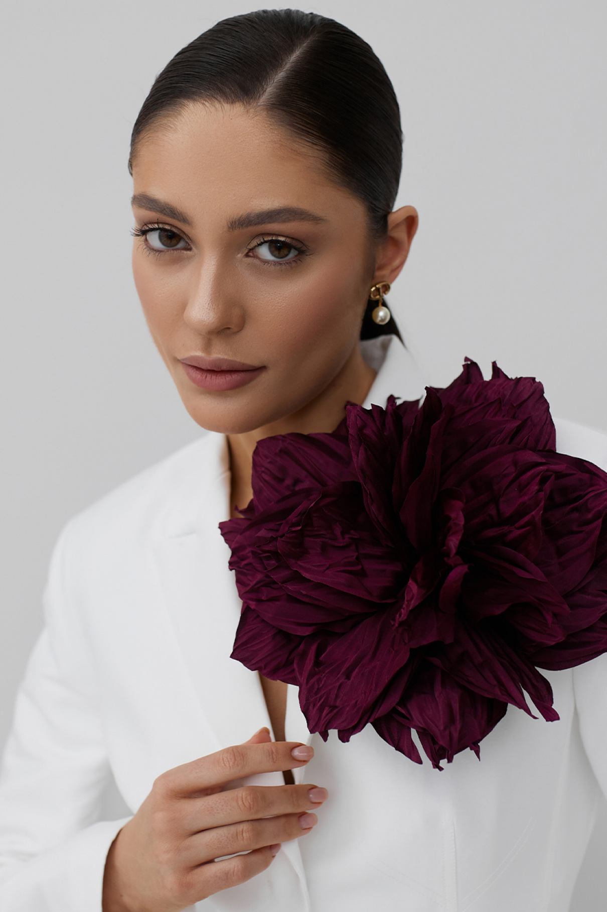 Брошь Pion, бордо