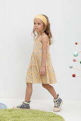 сарафан  для девочки  КР 5796/светлая мимоза,полевые цветы к482