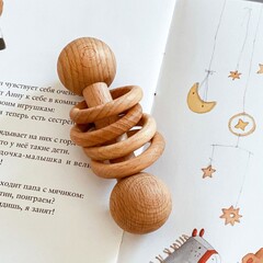 Деревянная погремушка Колечки на палочке Леснушки