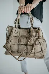 Женская сумка из натуральной винтажной кожи цвет тауп