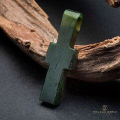 Крест из лазурного нефрита